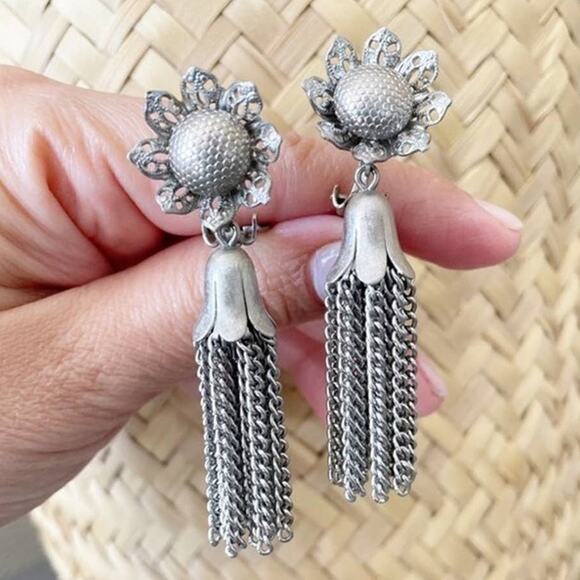 Vintage Rare Unique Sunflower Chain Tassel Dangle Clip Earrings Silver Metal - Picture 8 of 10